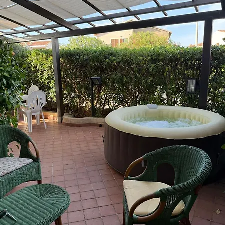 10 Capotesta 別荘 *